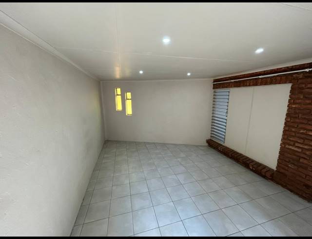 1 BEDROOM FLAT TO LET IN RIETFONTEIN AH